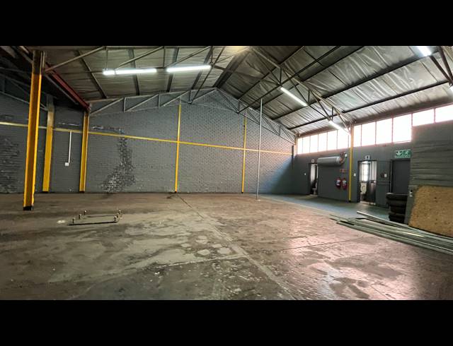 301M² WAREHOUSE FOR SALE IN ISANDO
